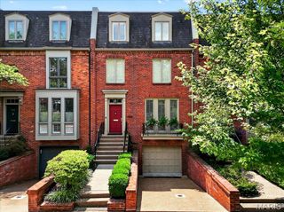4508 Pershing Place, St Louis, MO 63108