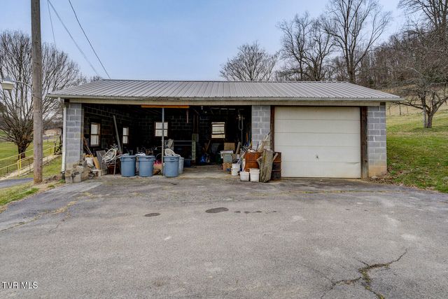 1215 Old Boones Creek Road, Jonesborough, TN 37659