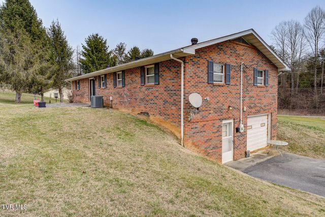 1215 Old Boones Creek Road, Jonesborough, TN 37659