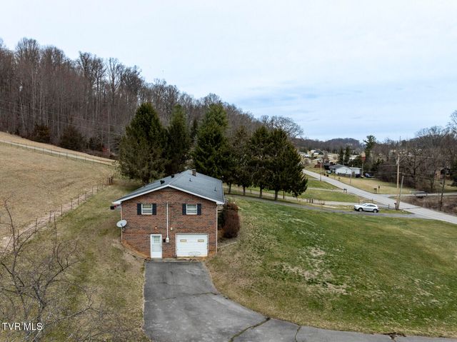1215 Old Boones Creek Road, Jonesborough, TN 37659