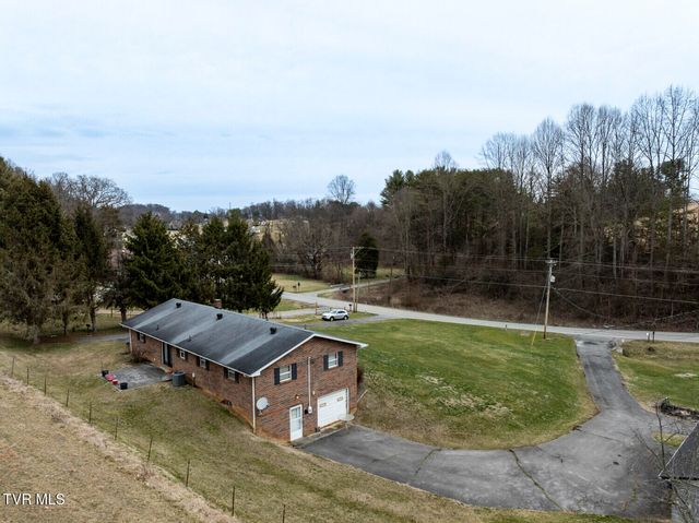 1215 Old Boones Creek Road, Jonesborough, TN 37659