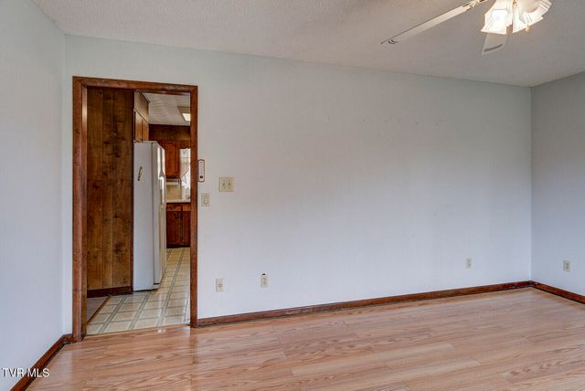 1215 Old Boones Creek Road, Jonesborough, TN 37659