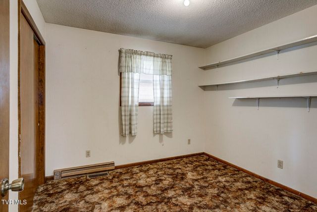 1215 Old Boones Creek Road, Jonesborough, TN 37659