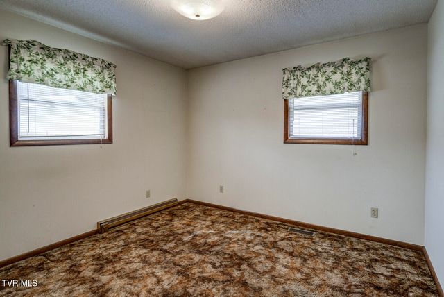 1215 Old Boones Creek Road, Jonesborough, TN 37659