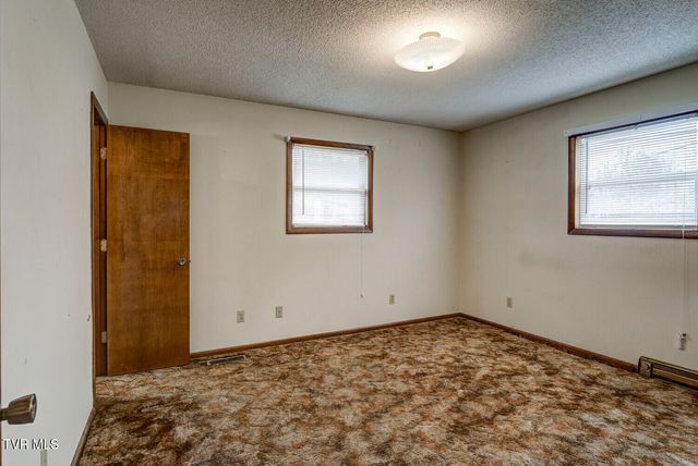 1215 Old Boones Creek Road, Jonesborough, TN 37659