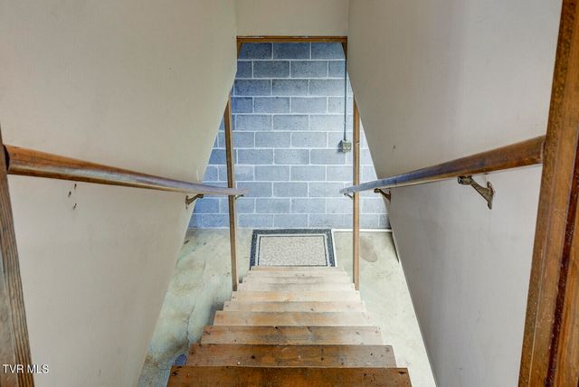 1215 Old Boones Creek Road, Jonesborough, TN 37659