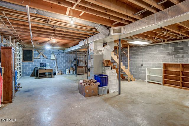 1215 Old Boones Creek Road, Jonesborough, TN 37659