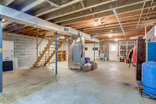 1215 Old Boones Creek Road, Jonesborough, TN 37659