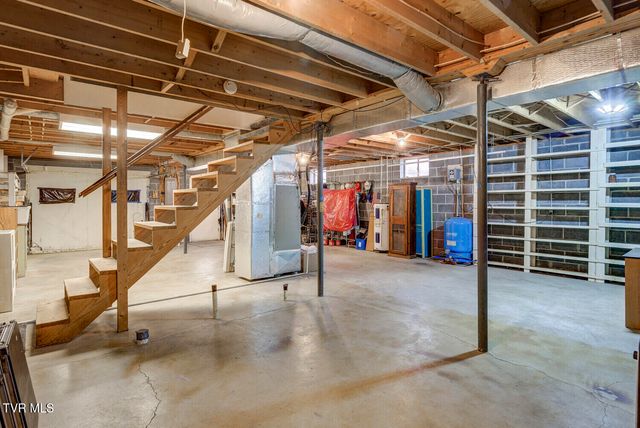 1215 Old Boones Creek Road, Jonesborough, TN 37659