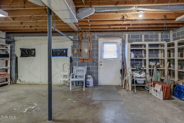 1215 Old Boones Creek Road, Jonesborough, TN 37659