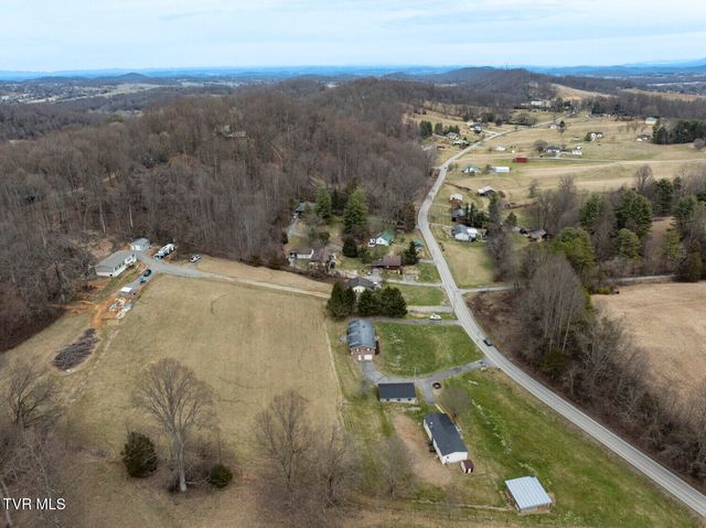 1215 Old Boones Creek Road, Jonesborough, TN 37659