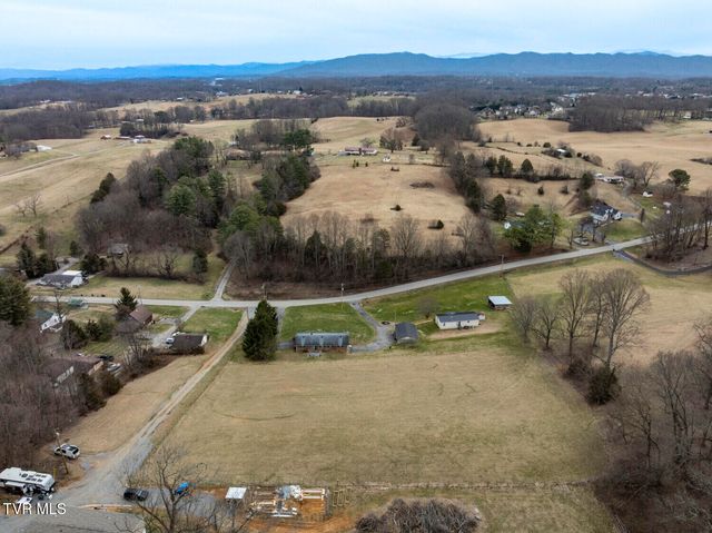 1215 Old Boones Creek Road, Jonesborough, TN 37659