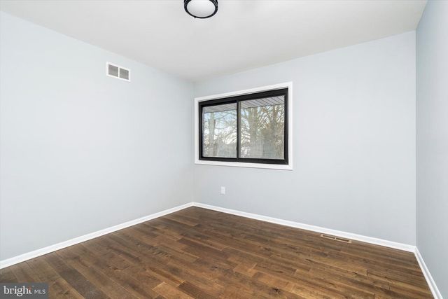 13 PENNINGTON RD, East Windsor, NJ 08520