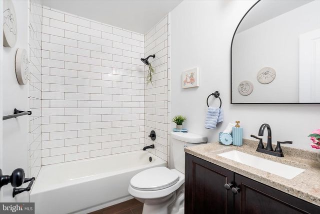 13 PENNINGTON RD, East Windsor, NJ 08520