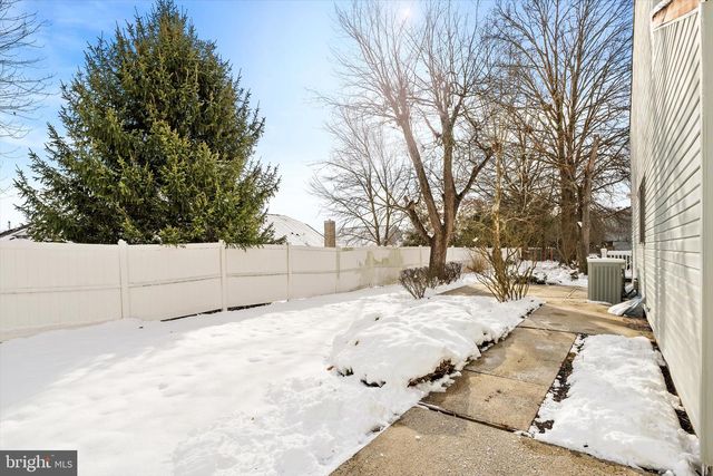 13 PENNINGTON RD, East Windsor, NJ 08520