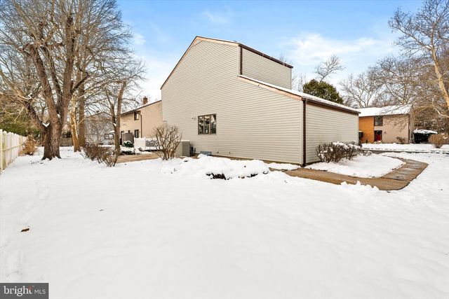 13 PENNINGTON RD, East Windsor, NJ 08520