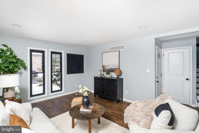 13 PENNINGTON RD, East Windsor, NJ 08520