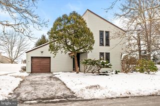 13 PENNINGTON RD, East Windsor, NJ 08520