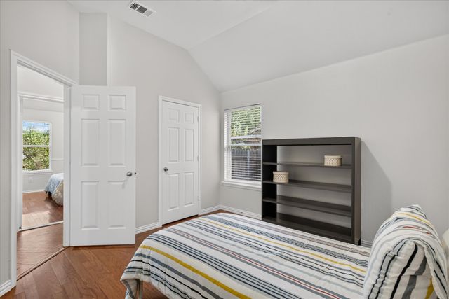 815 Hickory Street, Burleson, TX 76028