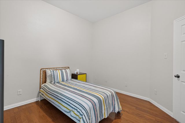 815 Hickory Street, Burleson, TX 76028
