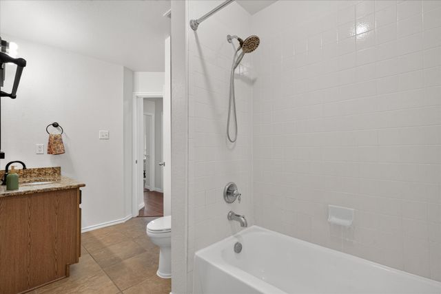 815 Hickory Street, Burleson, TX 76028