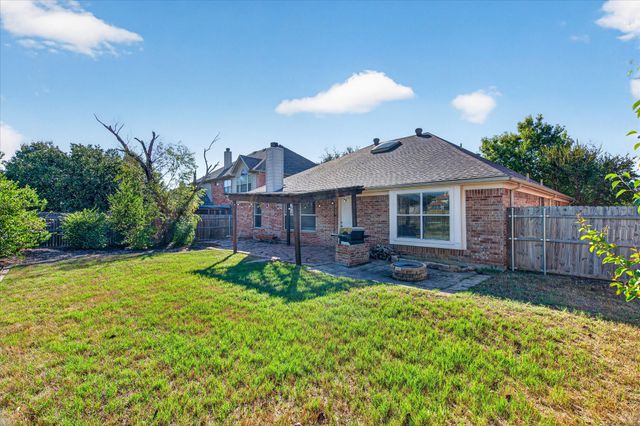 815 Hickory Street, Burleson, TX 76028