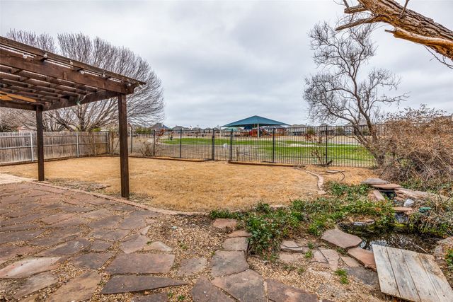 815 Hickory Street, Burleson, TX 76028