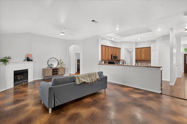 815 Hickory Street, Burleson, TX 76028