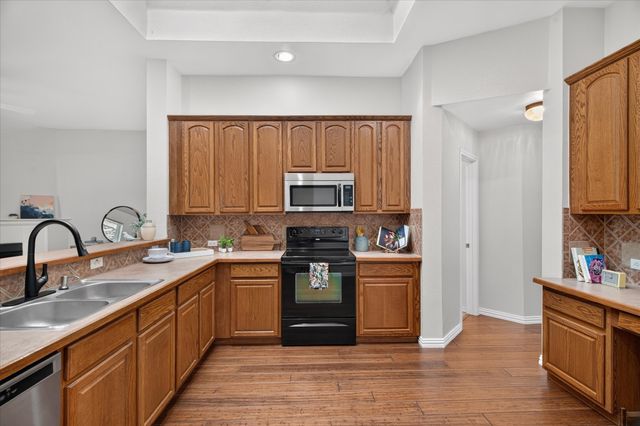 815 Hickory Street, Burleson, TX 76028