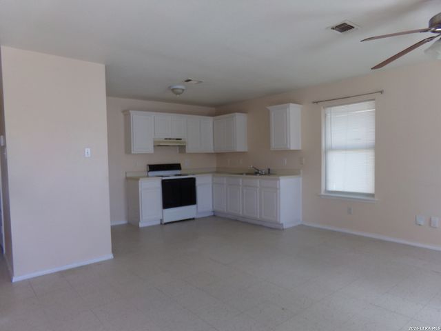 9228 Balboa Port, San Antonio, TX 78242