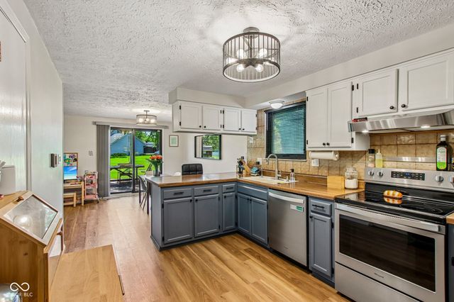 8047 Pebble Creek Court, Indianapolis, IN 46268