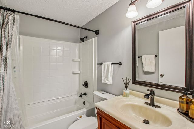 8047 Pebble Creek Court, Indianapolis, IN 46268