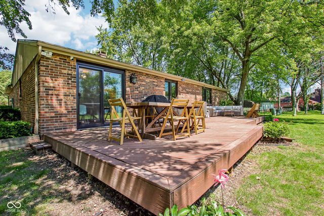 8047 Pebble Creek Court, Indianapolis, IN 46268