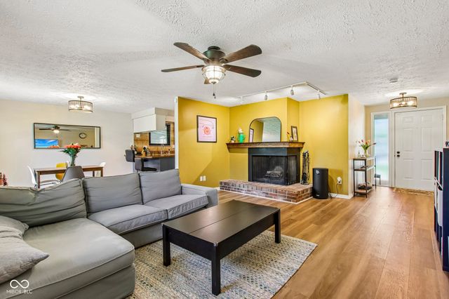 8047 Pebble Creek Court, Indianapolis, IN 46268