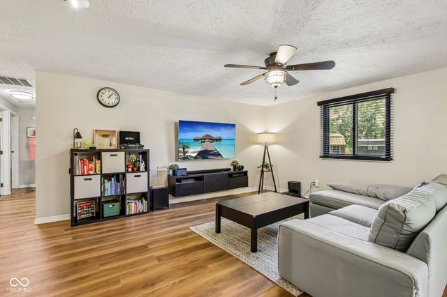 8047 Pebble Creek Court, Indianapolis, IN 46268