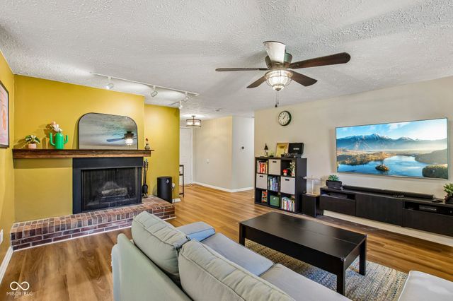 8047 Pebble Creek Court, Indianapolis, IN 46268