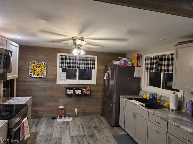 2659 Sixth Street, New Cumberland, WV 26047