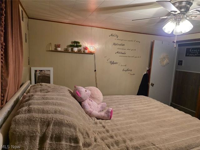 2659 Sixth Street, New Cumberland, WV 26047