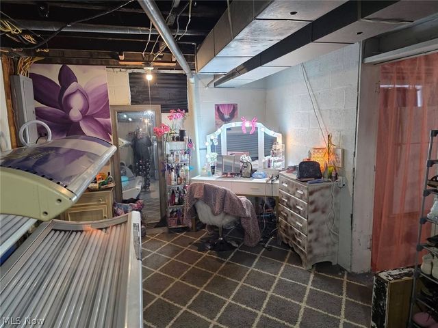 2659 Sixth Street, New Cumberland, WV 26047