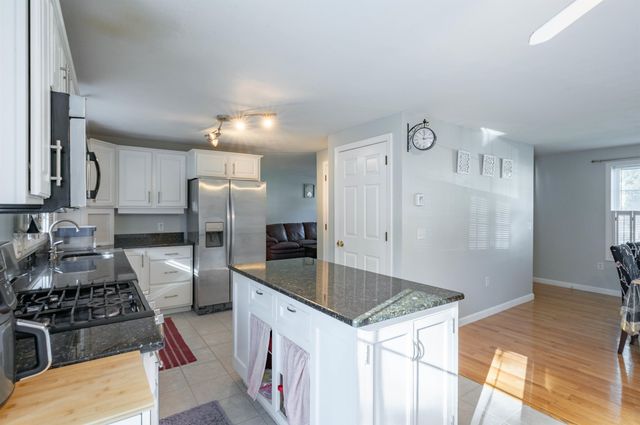 6 Whittemore Place, Nashua, NH 03064