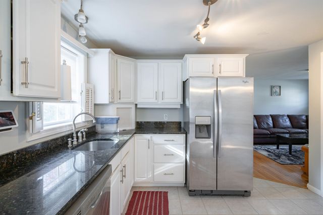 6 Whittemore Place, Nashua, NH 03064