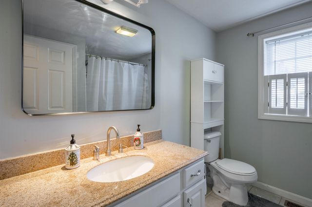 6 Whittemore Place, Nashua, NH 03064
