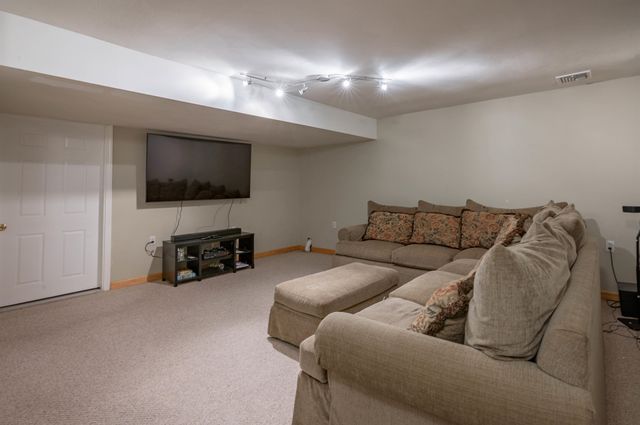 6 Whittemore Place, Nashua, NH 03064