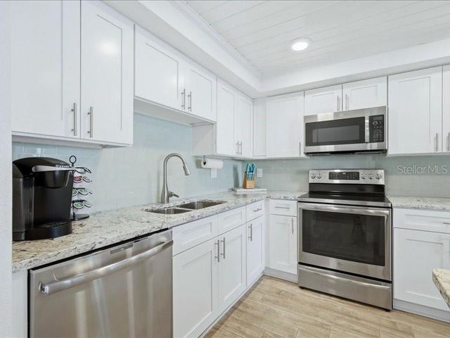 1848 SHORE DRIVE S 301, South Pasadena, FL 33707