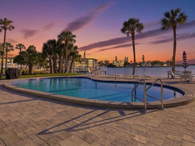 1848 SHORE DRIVE S 301, South Pasadena, FL 33707