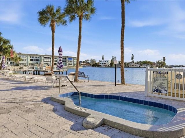 1848 SHORE DRIVE S 301, South Pasadena, FL 33707