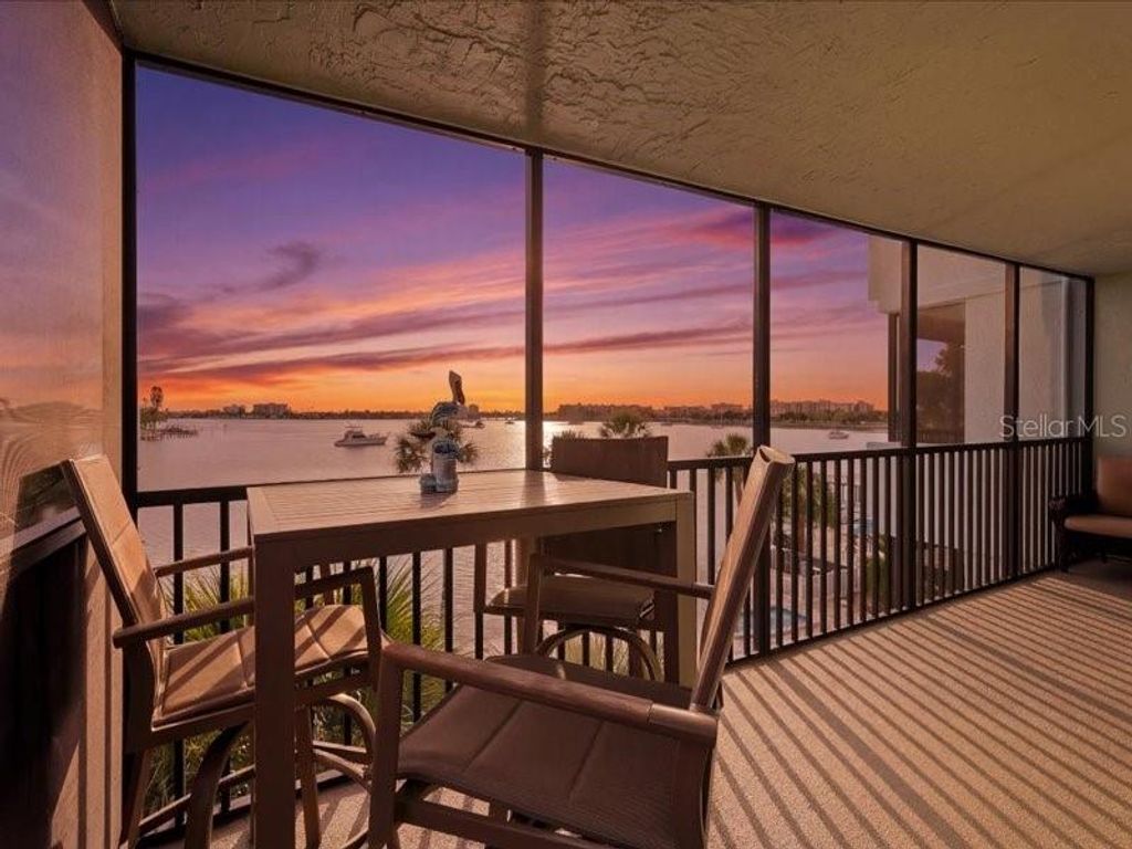 1848 SHORE DRIVE S 301, South Pasadena, FL 33707