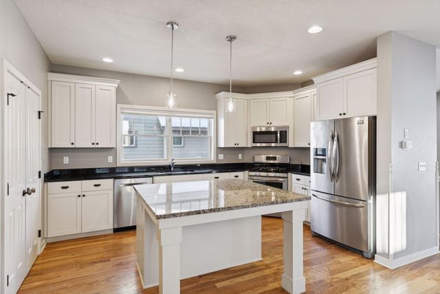 14246 Garden Way N, Hugo, MN 55038