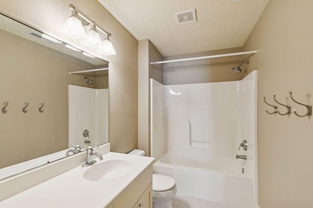 14246 Garden Way N, Hugo, MN 55038