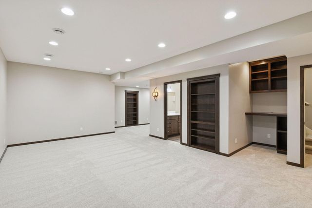 14246 Garden Way N, Hugo, MN 55038